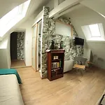 Du Cote De Chez Swann 1 Bed & Breakfast