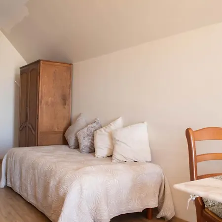 Du Cote De Chez Swann 1 Bed and Breakfast Trouville-sur-Mer