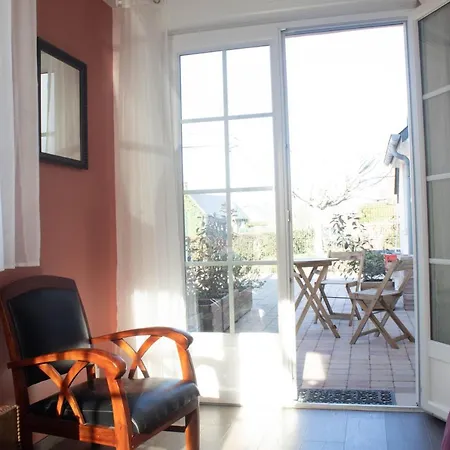 Du Cote De Chez Swann 1 4* טרוביל-סור-מאר