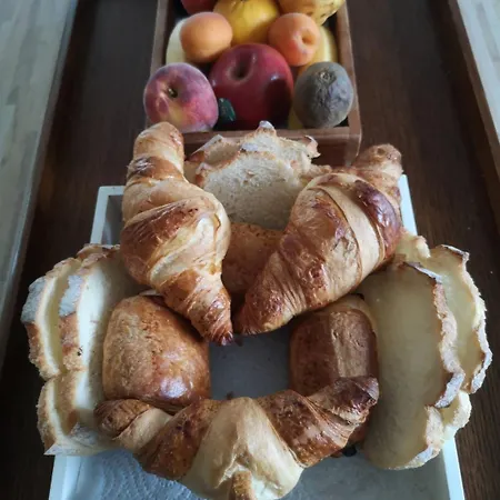 Du Cote De Chez Swann 1 Bed & Breakfast