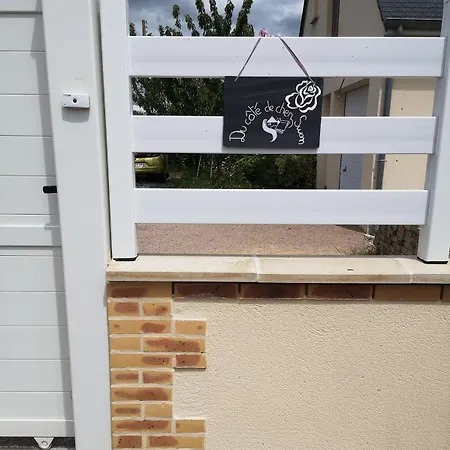 לינה וארוחת בוקר Du Cote De Chez Swann 1 טרוביל-סור-מאר