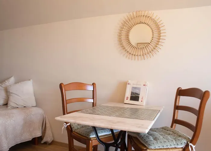 Du Cote De Chez Swann 1 Bed & Breakfast