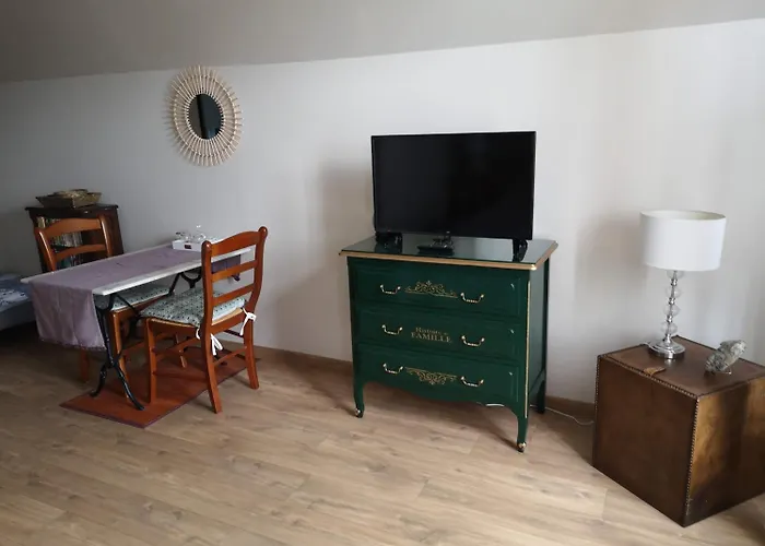 Du Cote De Chez Swann 1 Bed & Breakfast